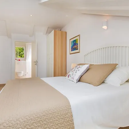 Porta And By Irundo Appartement