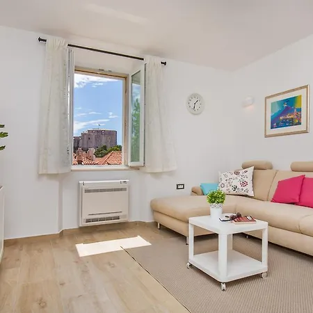 Porta And By Irundo *